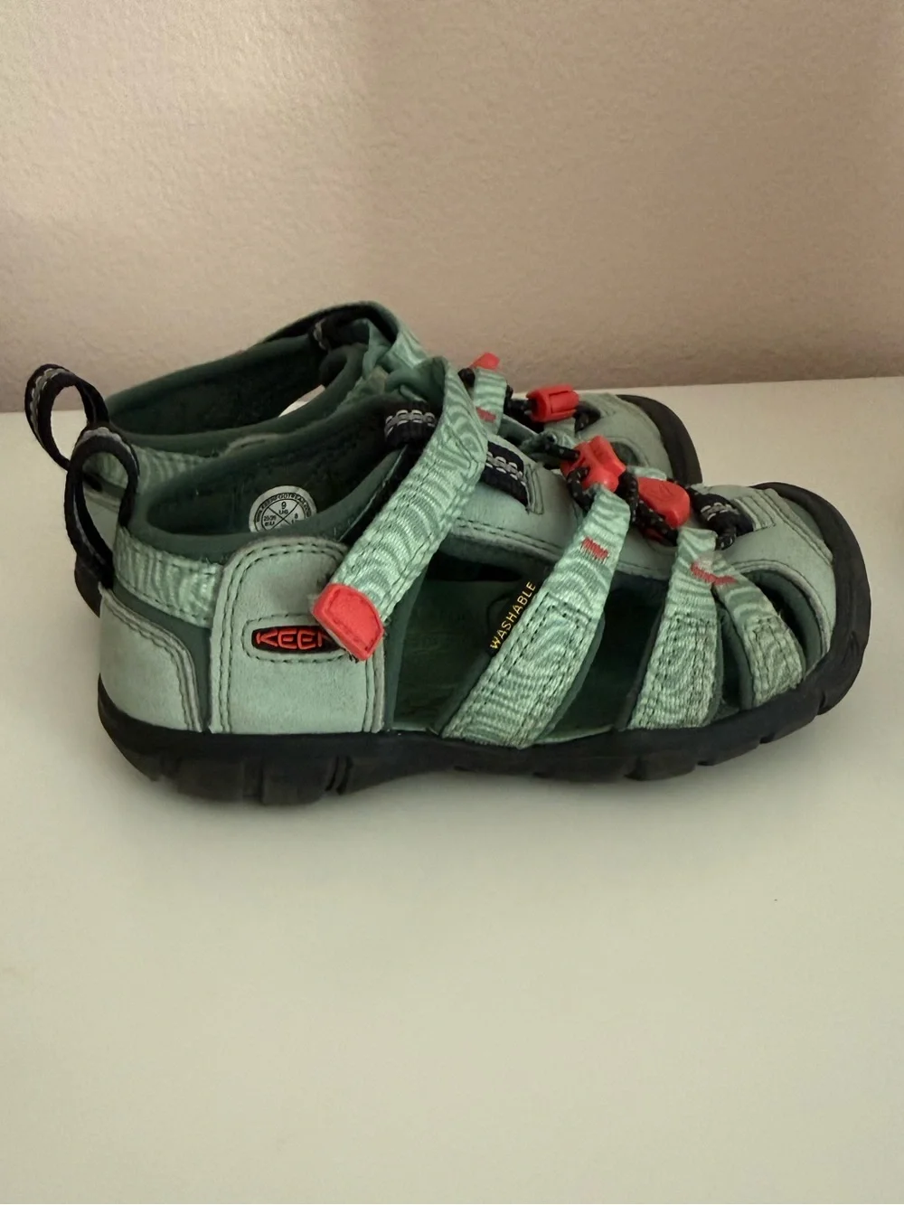 Keen Kids Light Green Closed-Toe Sandals with Coral Accents